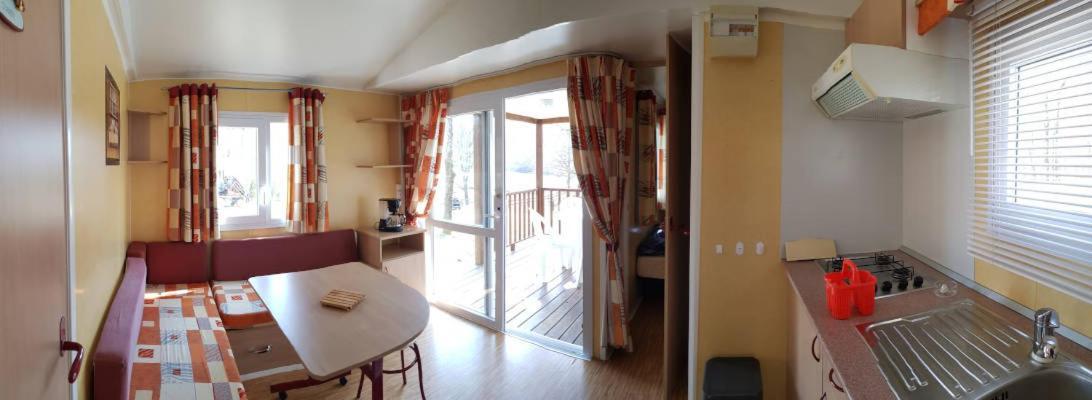 Camping Les Lacs D'Armagnac Bretagne-d'Armagnac Exterior foto